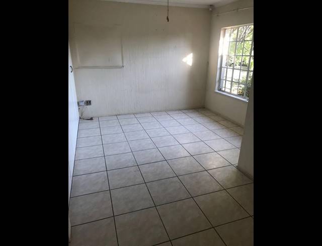 9 BEDROOM HOUSE FOR SALE IN WELTEVREDEN PARK